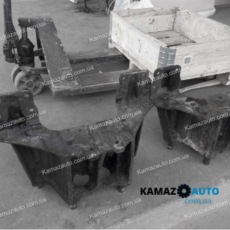 Кронштейн осі балансирів до рами правий Камаз-4310, 43101, 43114, 4318  